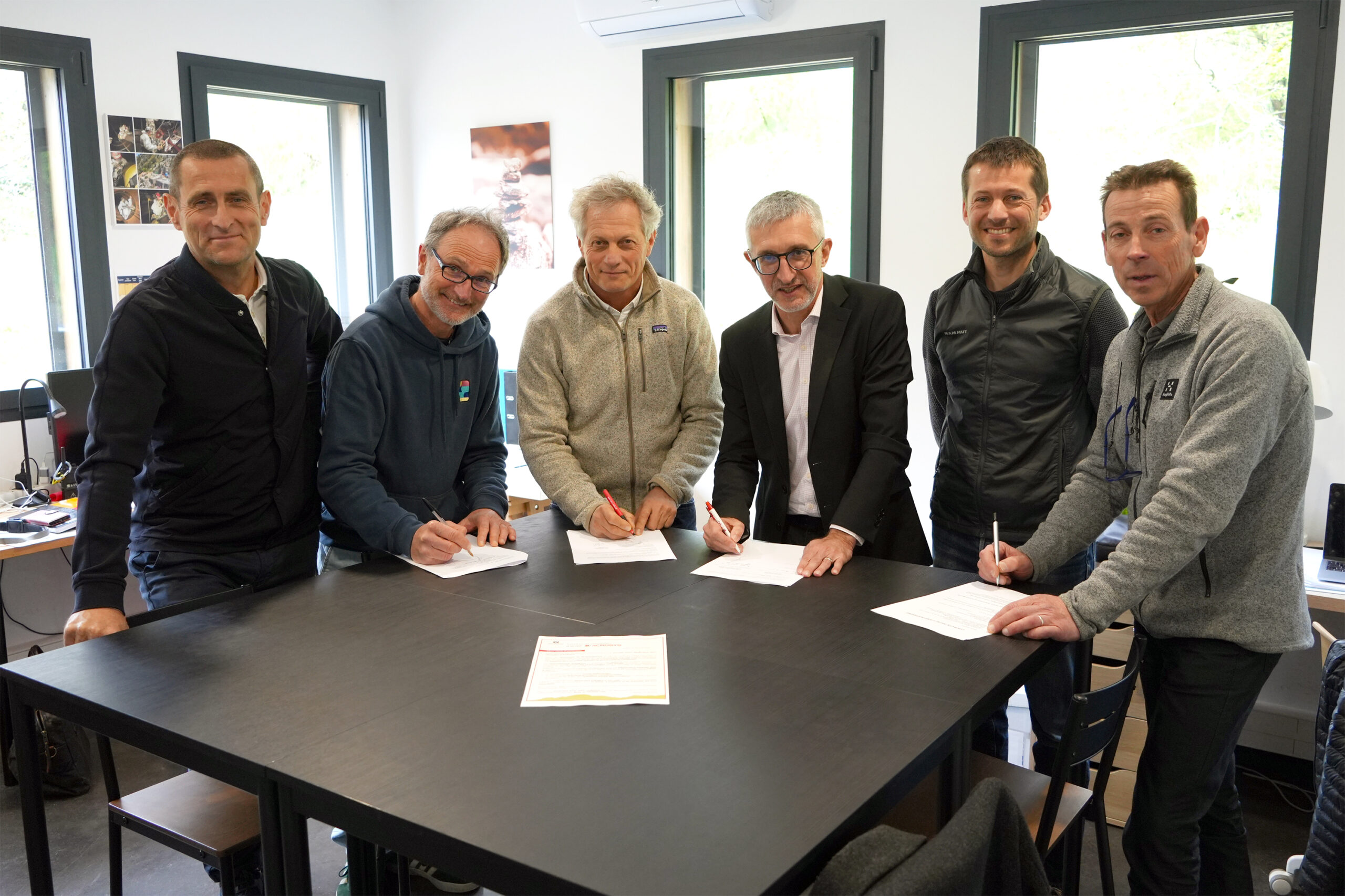 ©GROUPE CAN rachète ACROSYS